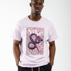 NIKE SPORTSWEAR MAX 90 T-SHIRT
Men – Doll/Enigma Stone XXL